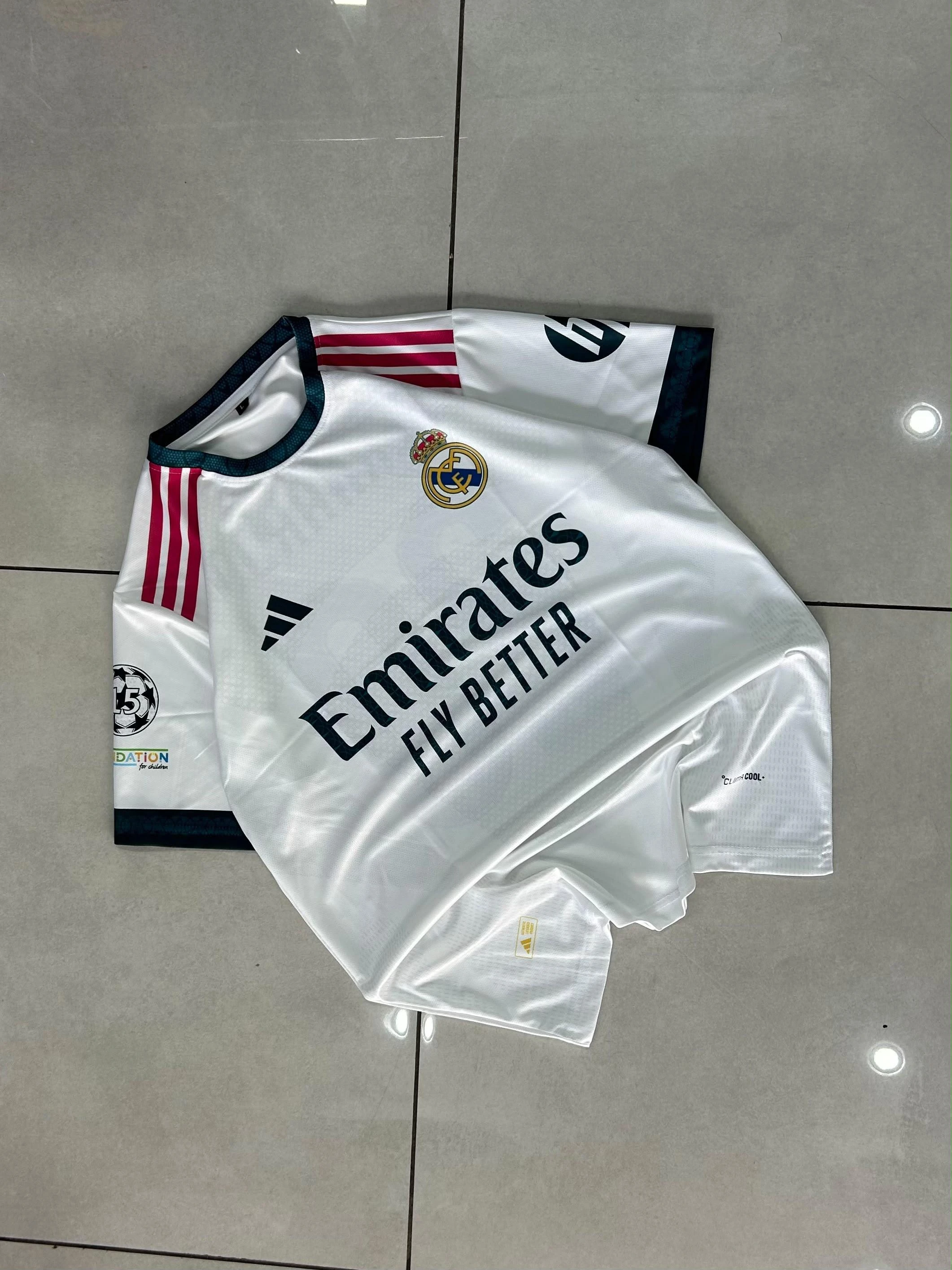 Real Madrid 26/27 Home Kit - Collar & Authenticity Details - View 1
