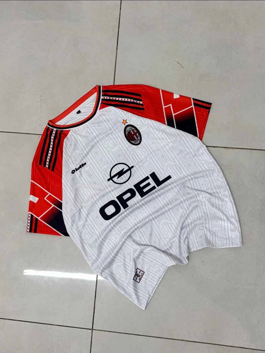 AC Milan 1995/96 Away Retro - Maldini #3 - View 1