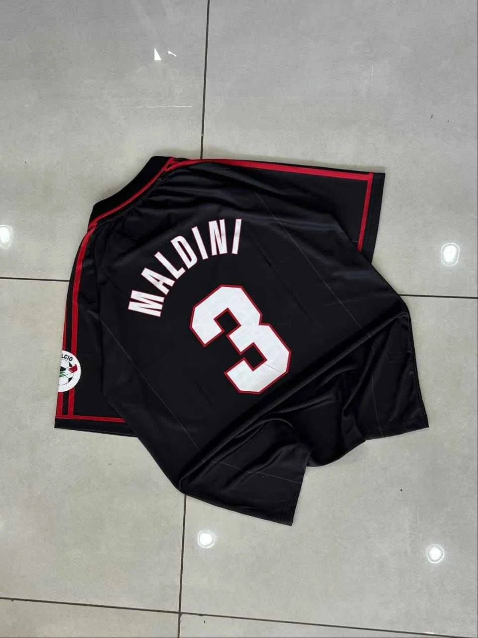 AC Milan 1999/2000 Centenary Away Retro - Maldini #3 preview 2