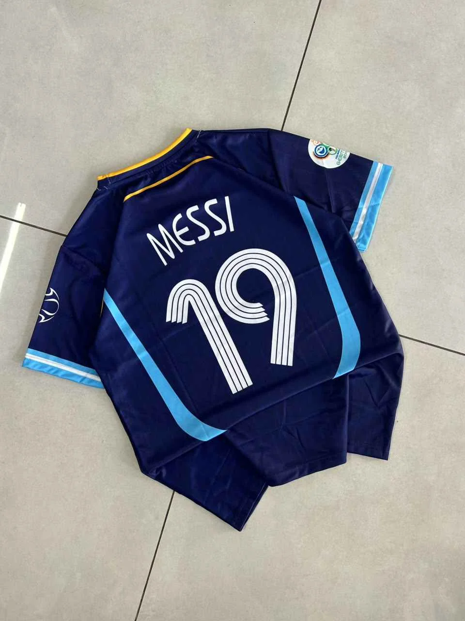 Argentina 2006 World Cup Away Retro - Messi #19 view 2