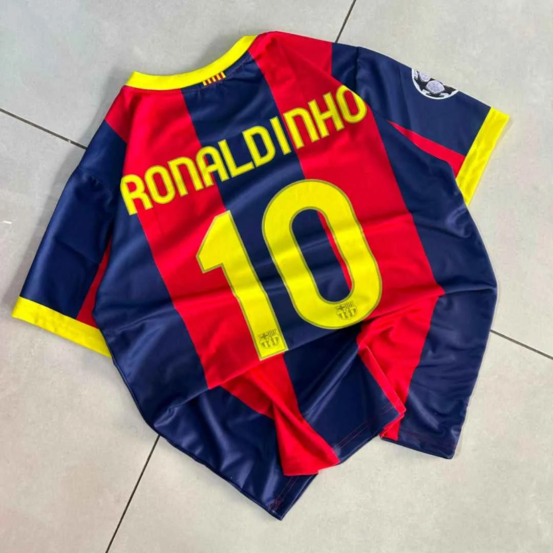 Barcelona 2006/07 Home Retro - Ronaldinho #10 preview 2