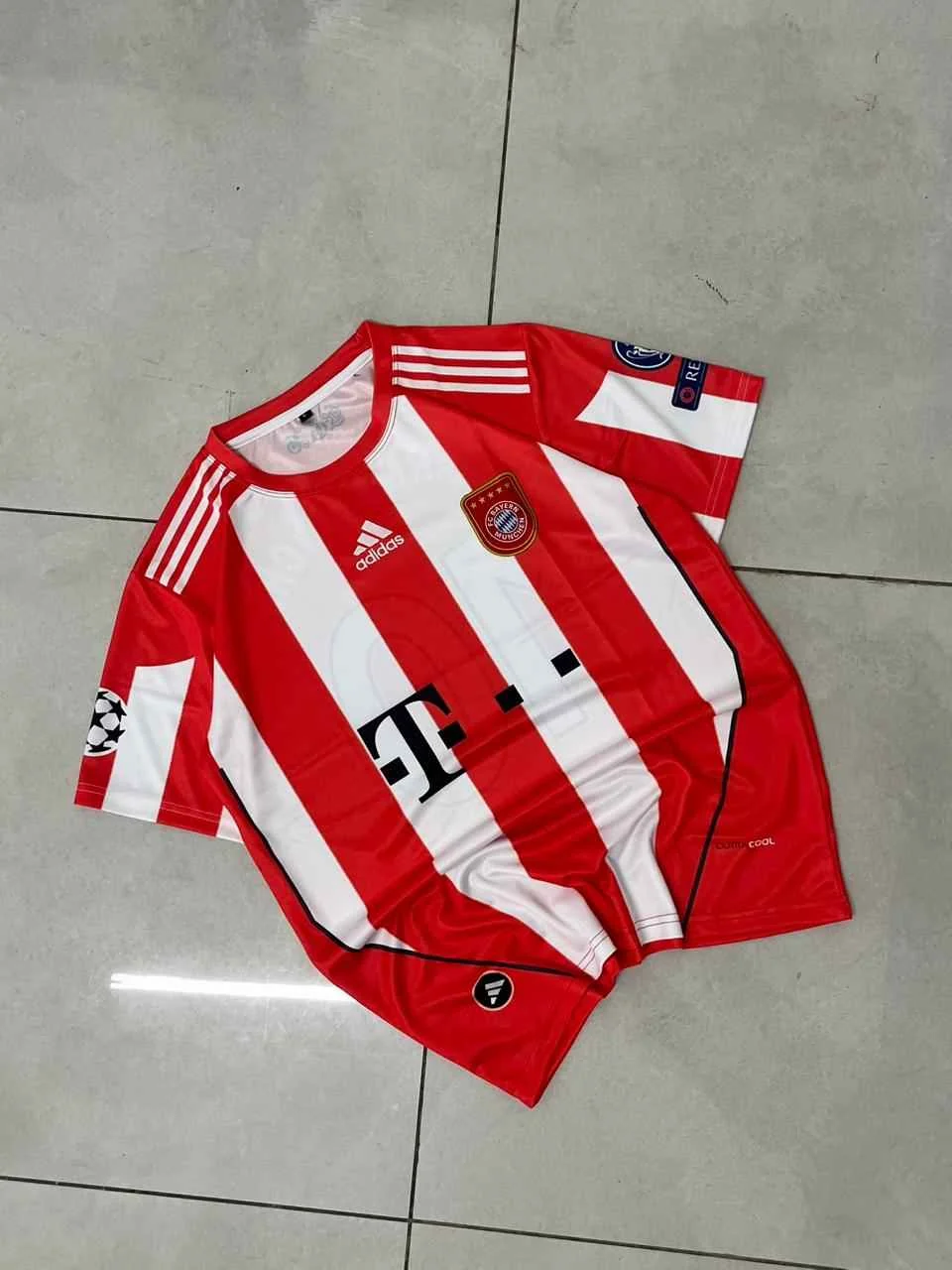 Bayern Munich 2017/18 Home Retro - Robben #10 - View 1