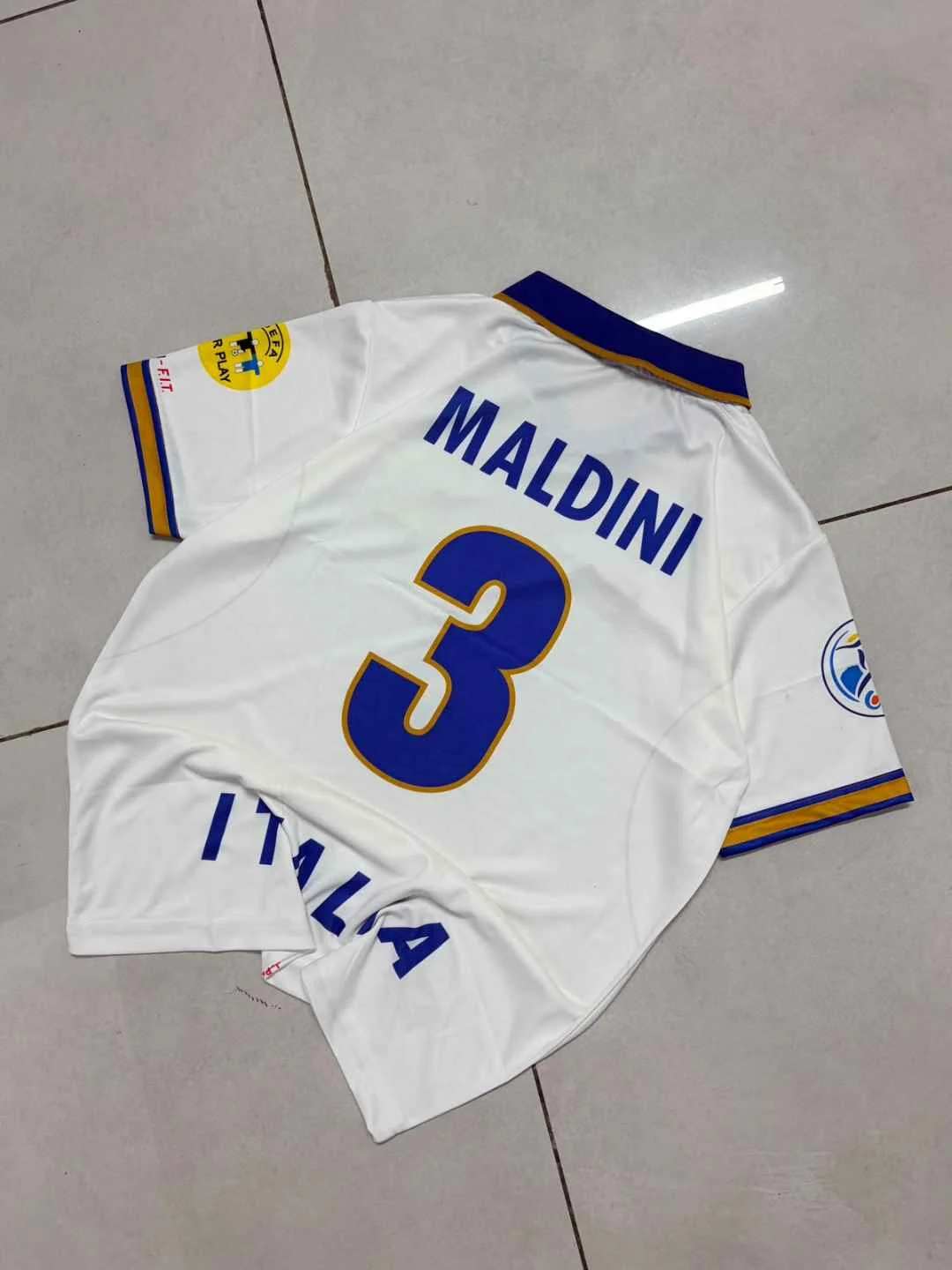 Italy Euro 2000 Away Retro - Maldini #3 preview 2