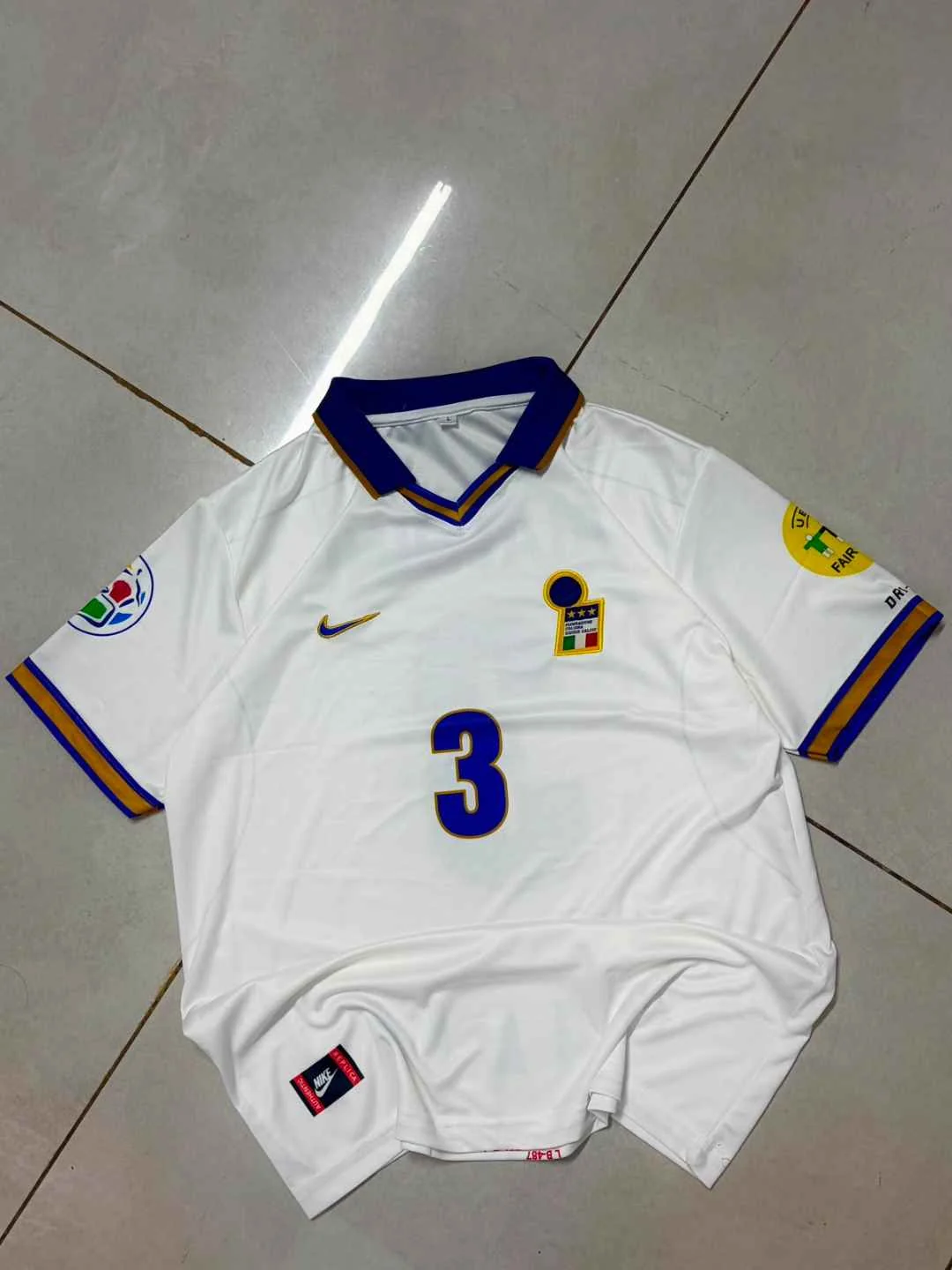 Italy Euro 2000 Away Retro - Maldini #3 - View 1