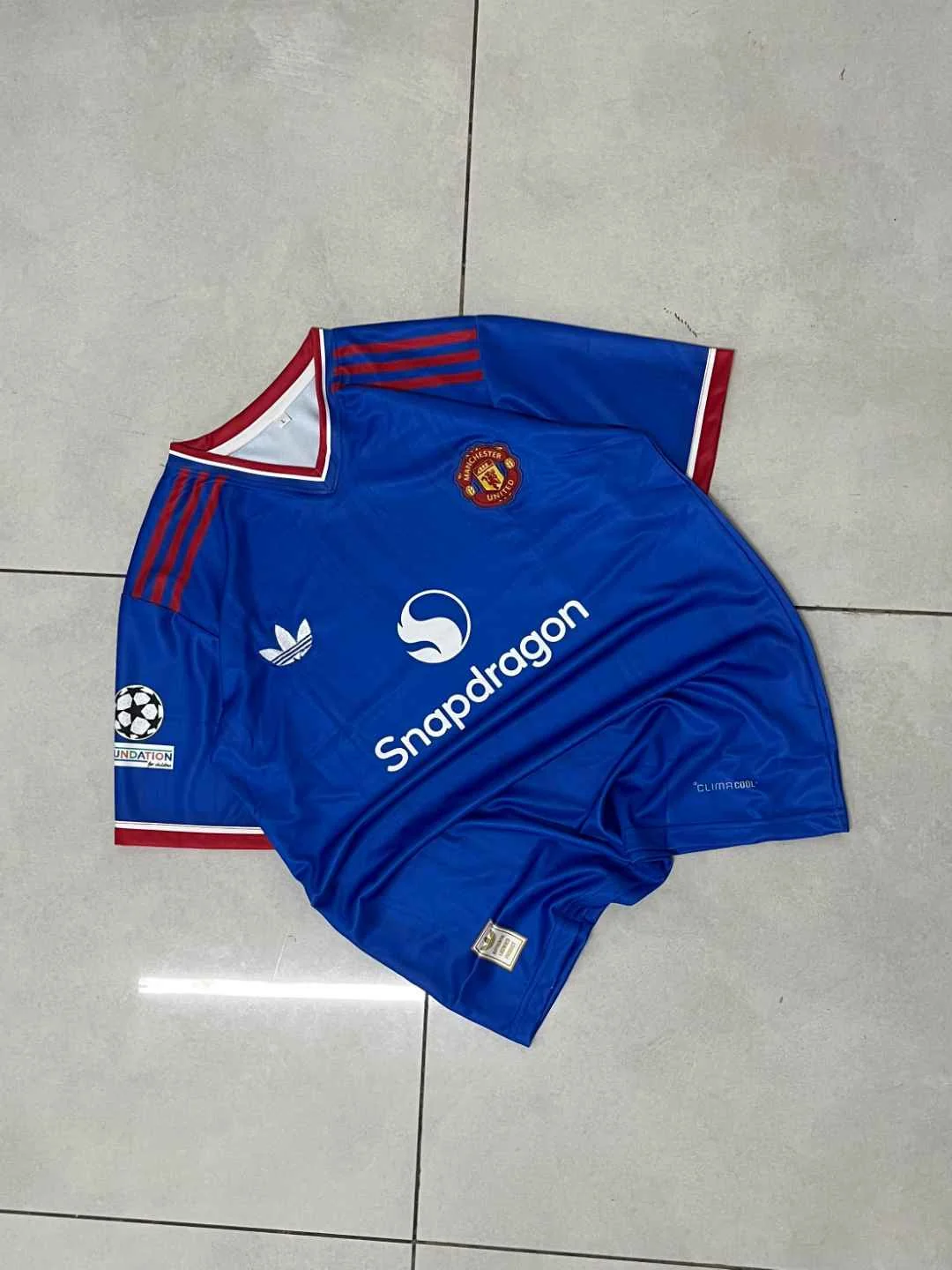 Manchester United 26/27 Royal Blue Away - B. Fernandes #8 - View 1