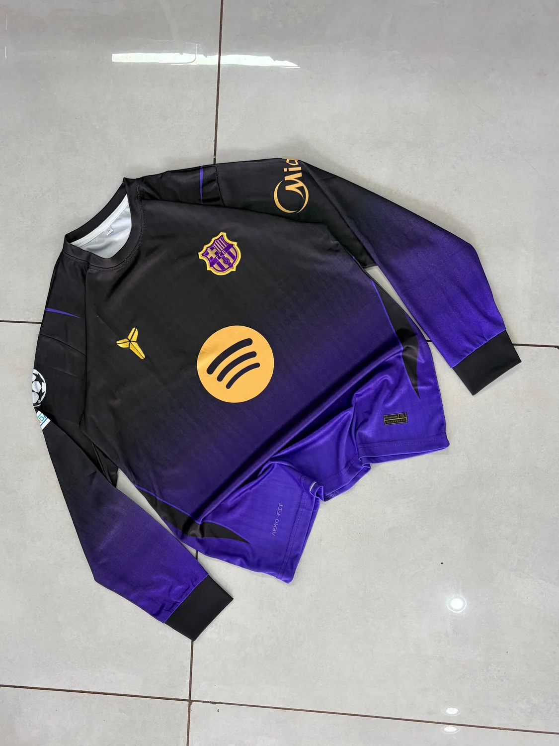 Barcelona 26/27 Special Edition Mamba Full Sleeve - Lamine Yamal #10 - View 1