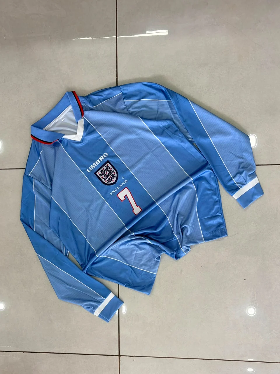 England 2002 World Cup Away Retro Full Sleeve - Beckham #7 - View 1