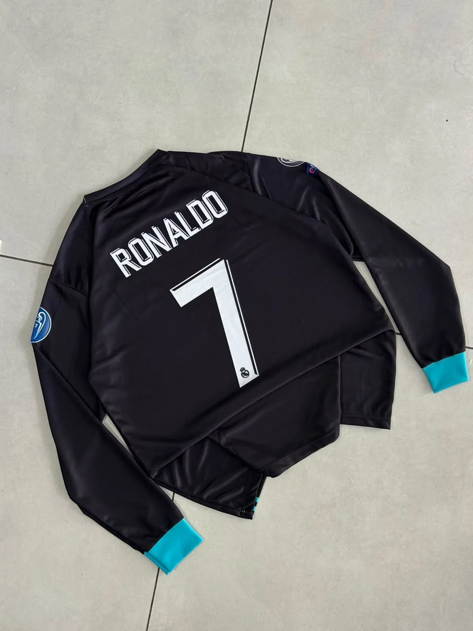 Real Madrid 2017/18 UCL Third Retro Full Sleeve - Ronaldo #7 preview 2