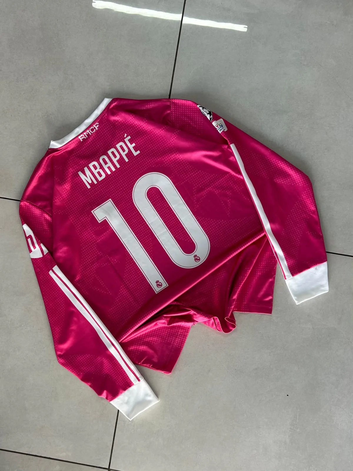Real Madrid 26/27 Special Pink Edition Full Sleeve - Mbappé #10 preview 2