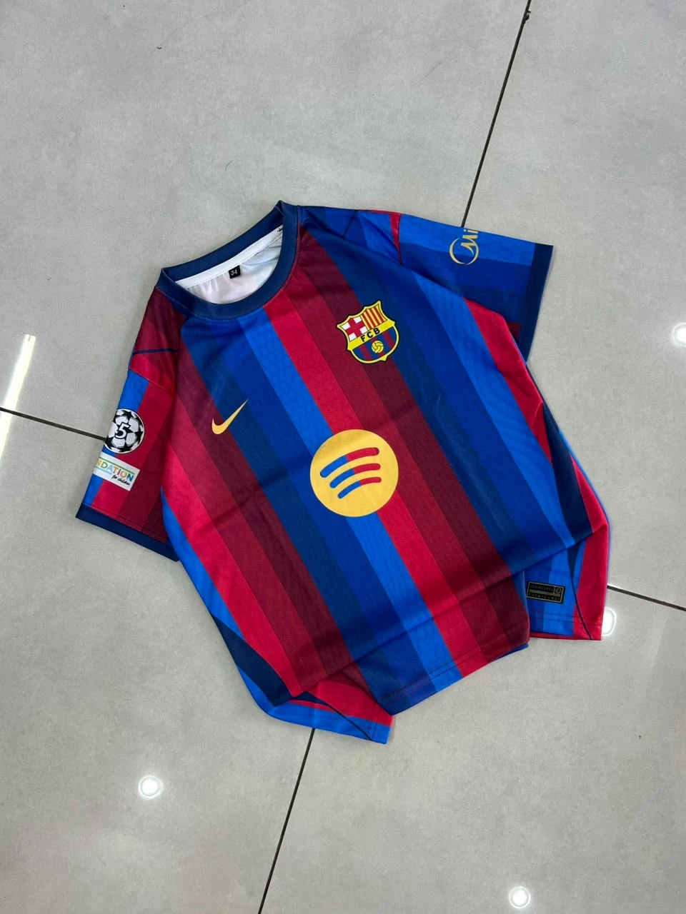 Kids - Barcelona Home Kit - Lamine Yamal #10 - View 1