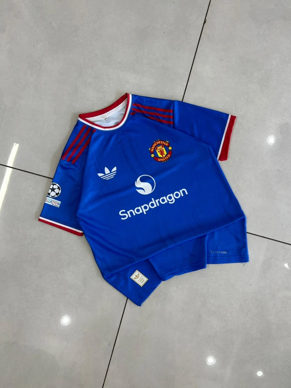Kids - Manchester United Away (Navy) Kit - B. Fernandes #8 - View 1