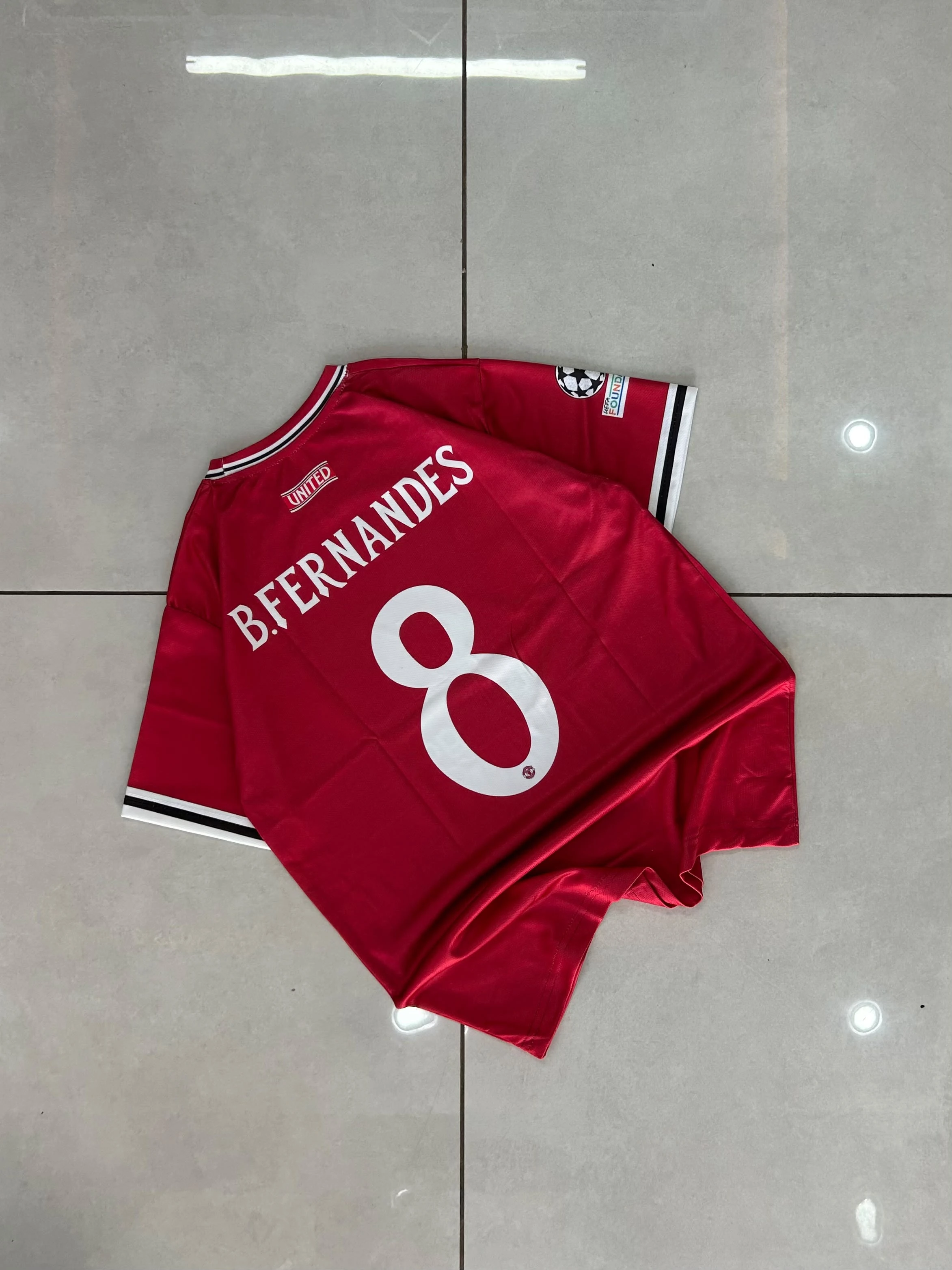 Kids - Manchester United Home Kit - B. Fernandes #8 preview 2