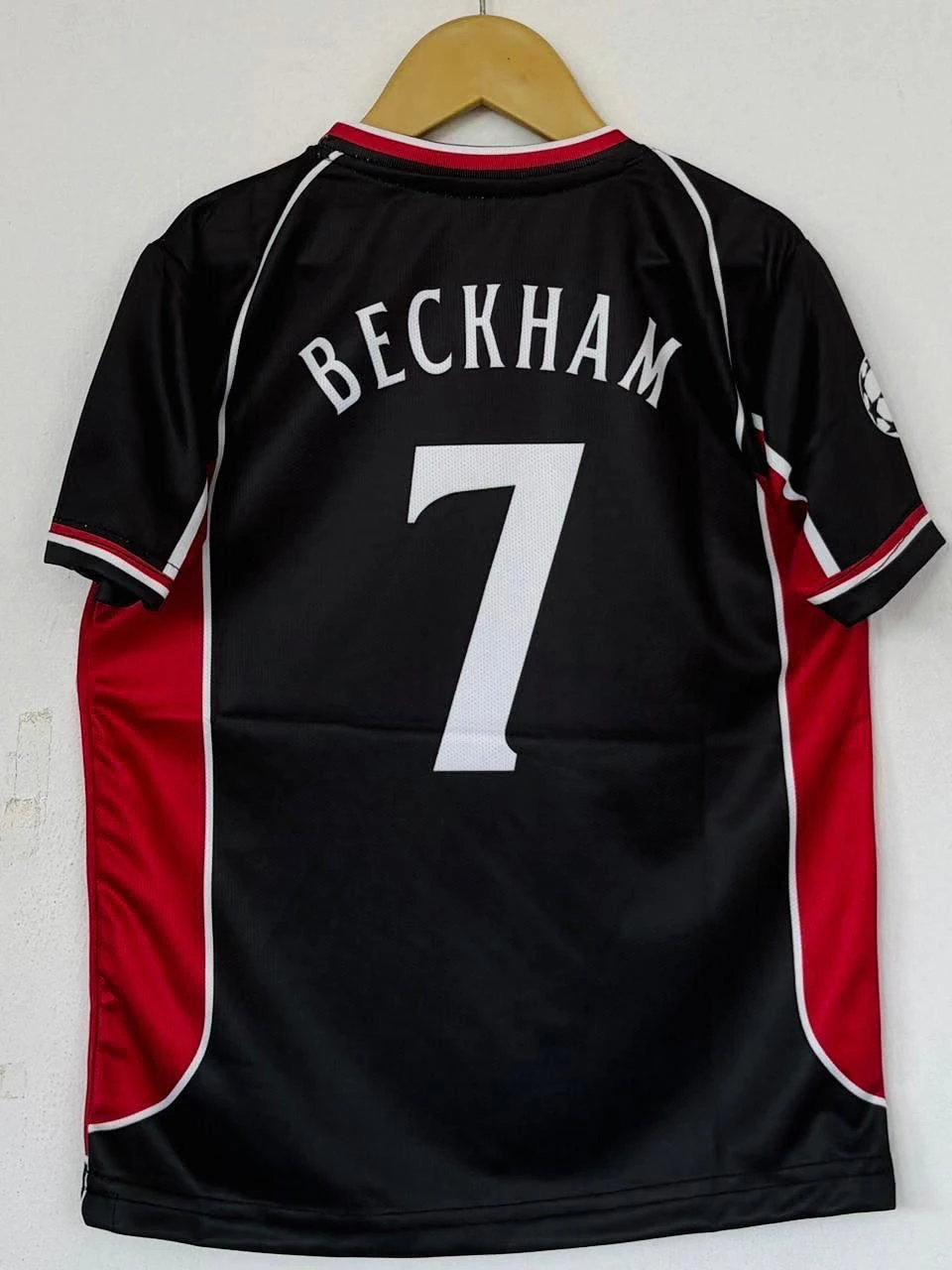 Kids - Retro - Manchester United Vodafone Away (Black) - Beckham #7 preview 2