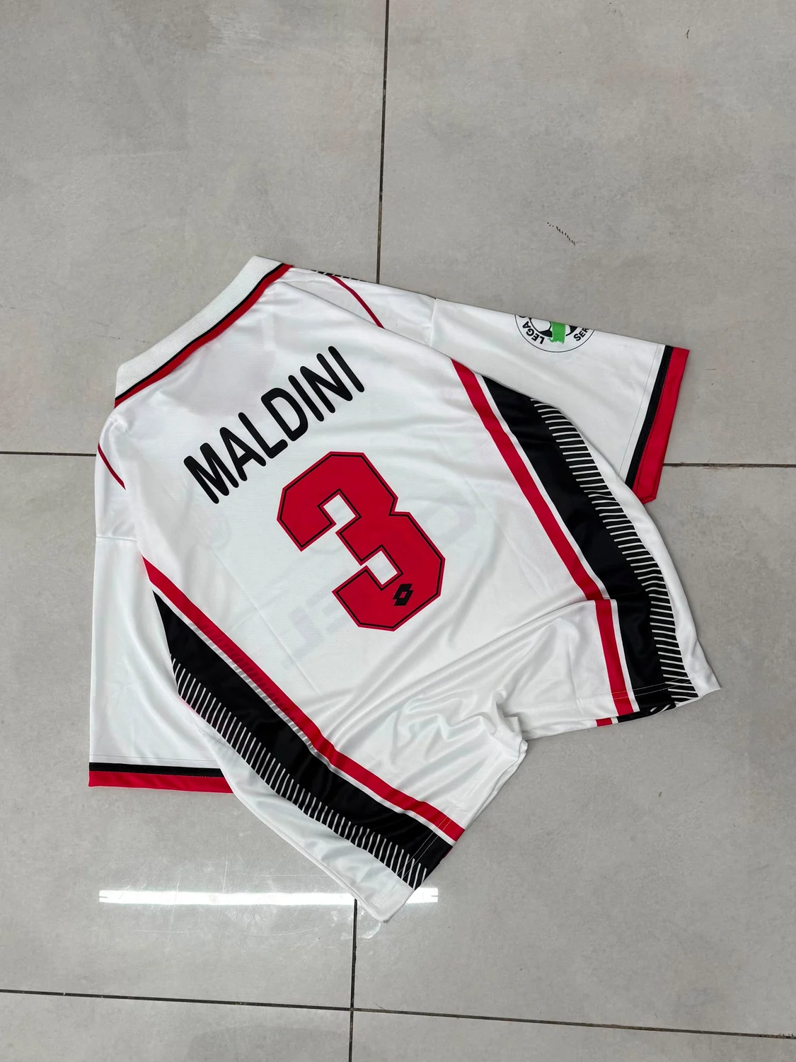 AC Milan 1995/96 Away Retro Oversized - Maldini #3 preview 2