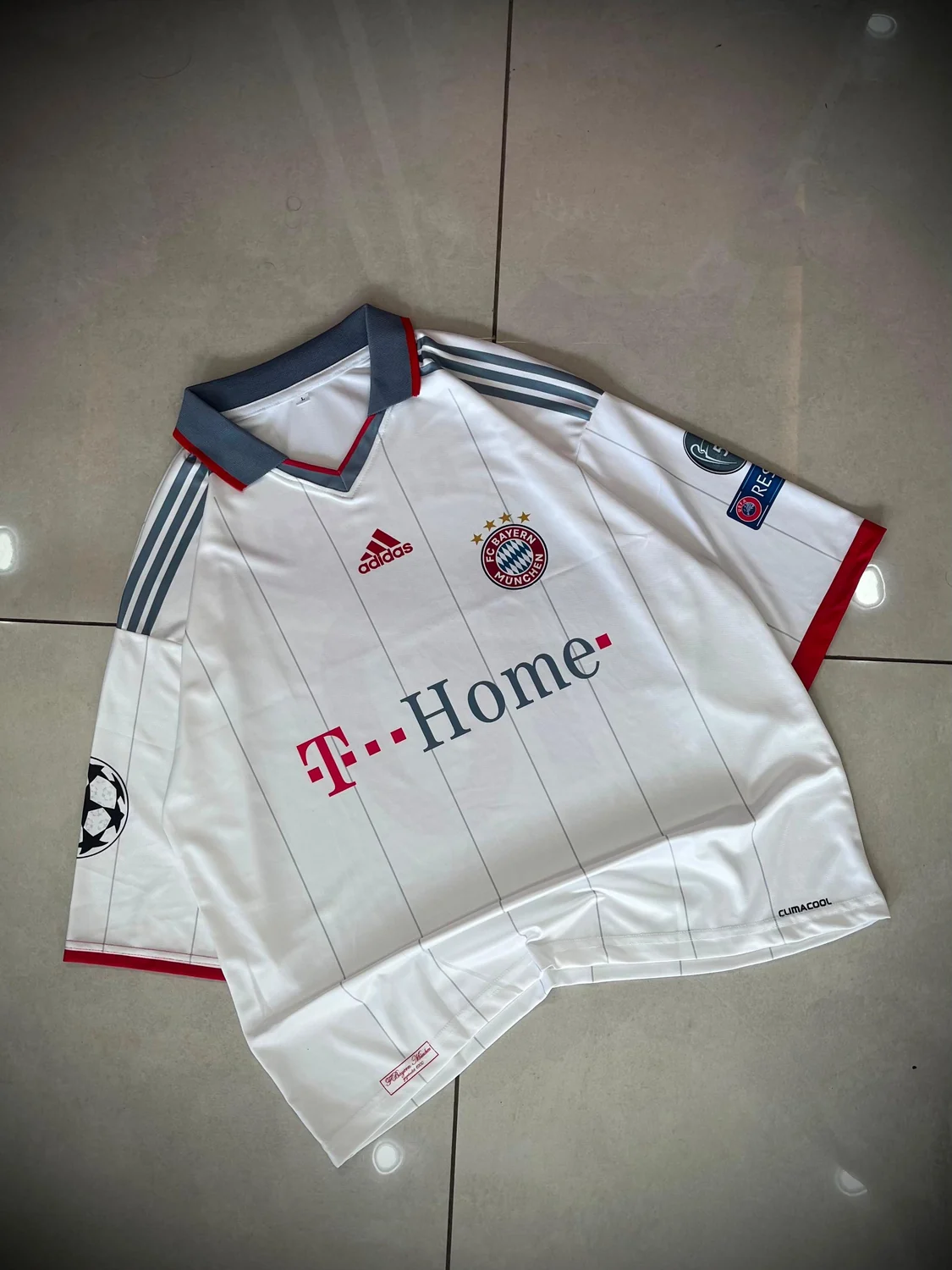 Bayern Munich 2008/09 UCL Away Oversized - Robben #10 - View 1