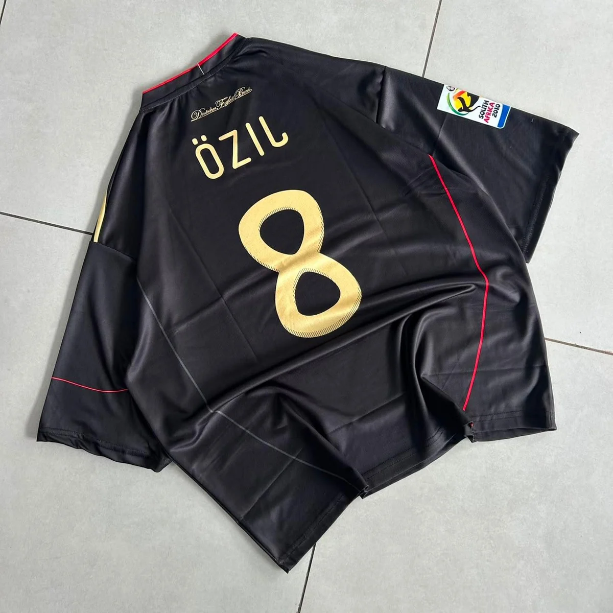 Germany 2010 World Cup Away Retro Oversized - Özil #8 preview 2