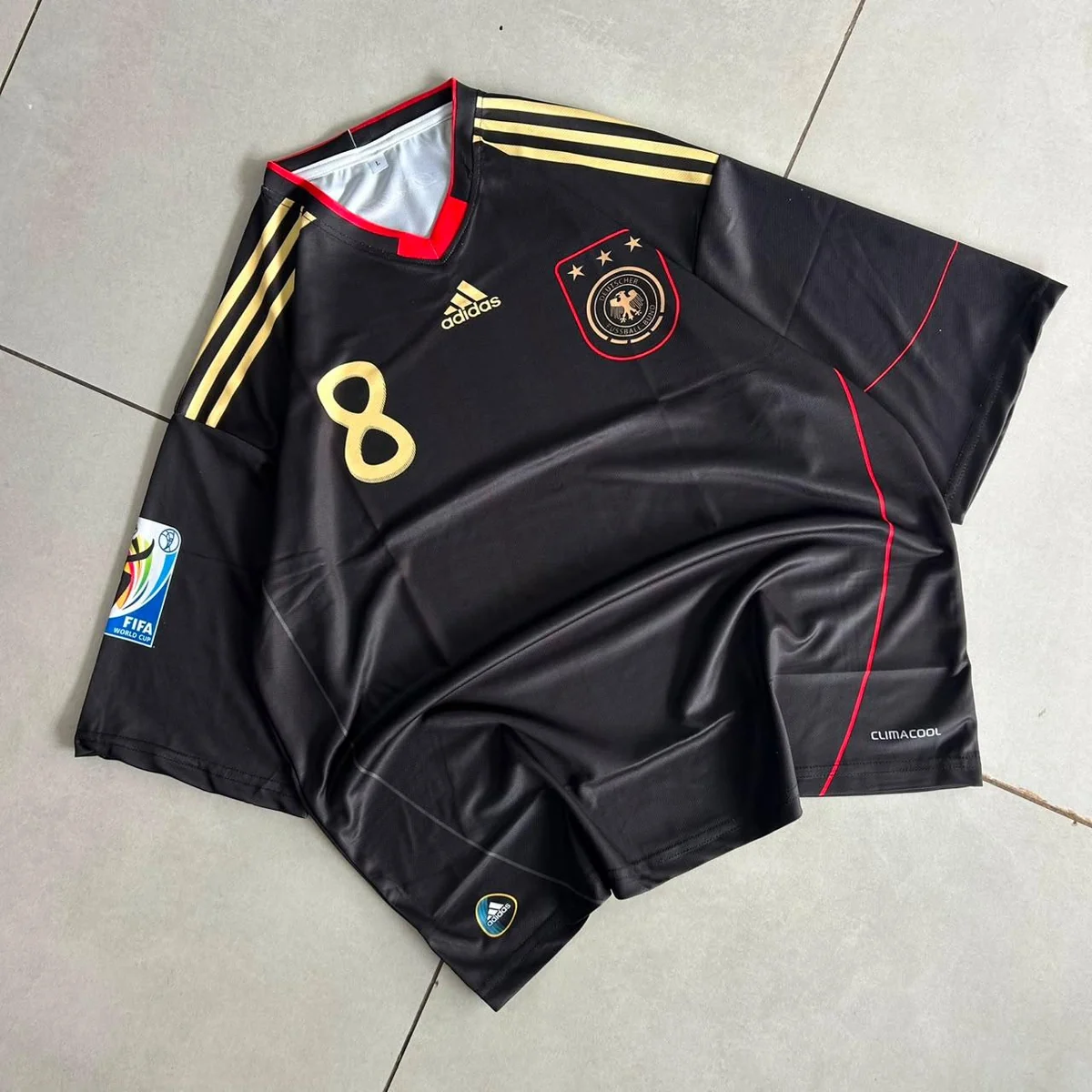 Germany 2010 World Cup Away Retro Oversized - Özil #8 - View 1