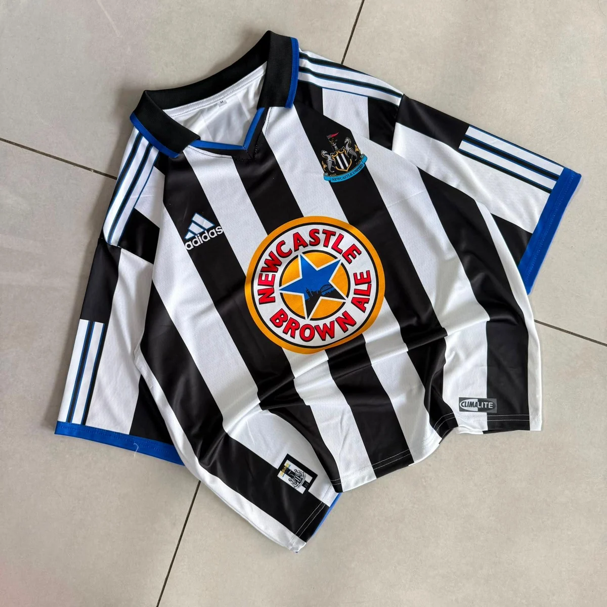 Newcastle United 1996/97 Home Retro Oversized - Shearer #9 - View 1