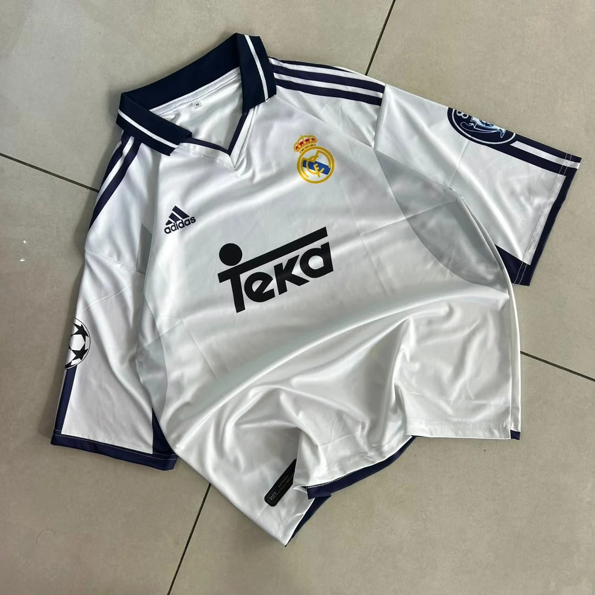 Real Madrid 1999/2000 UCL Home Retro Oversized - R. Carlos #3 - View 1
