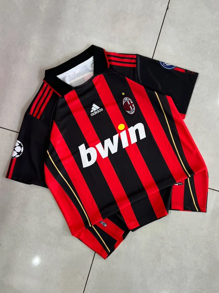 Retro - AC Milan 2006-07 Home (Collar Edition) - Kaká #22 - View 1