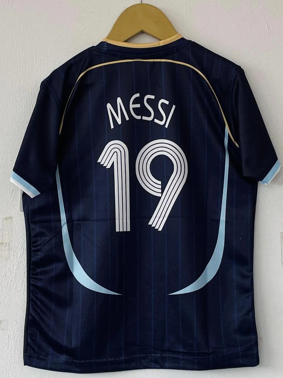Retro - Argentina 2006 World Cup (Navy Away) - Messi #19 (Edition 1) preview 2