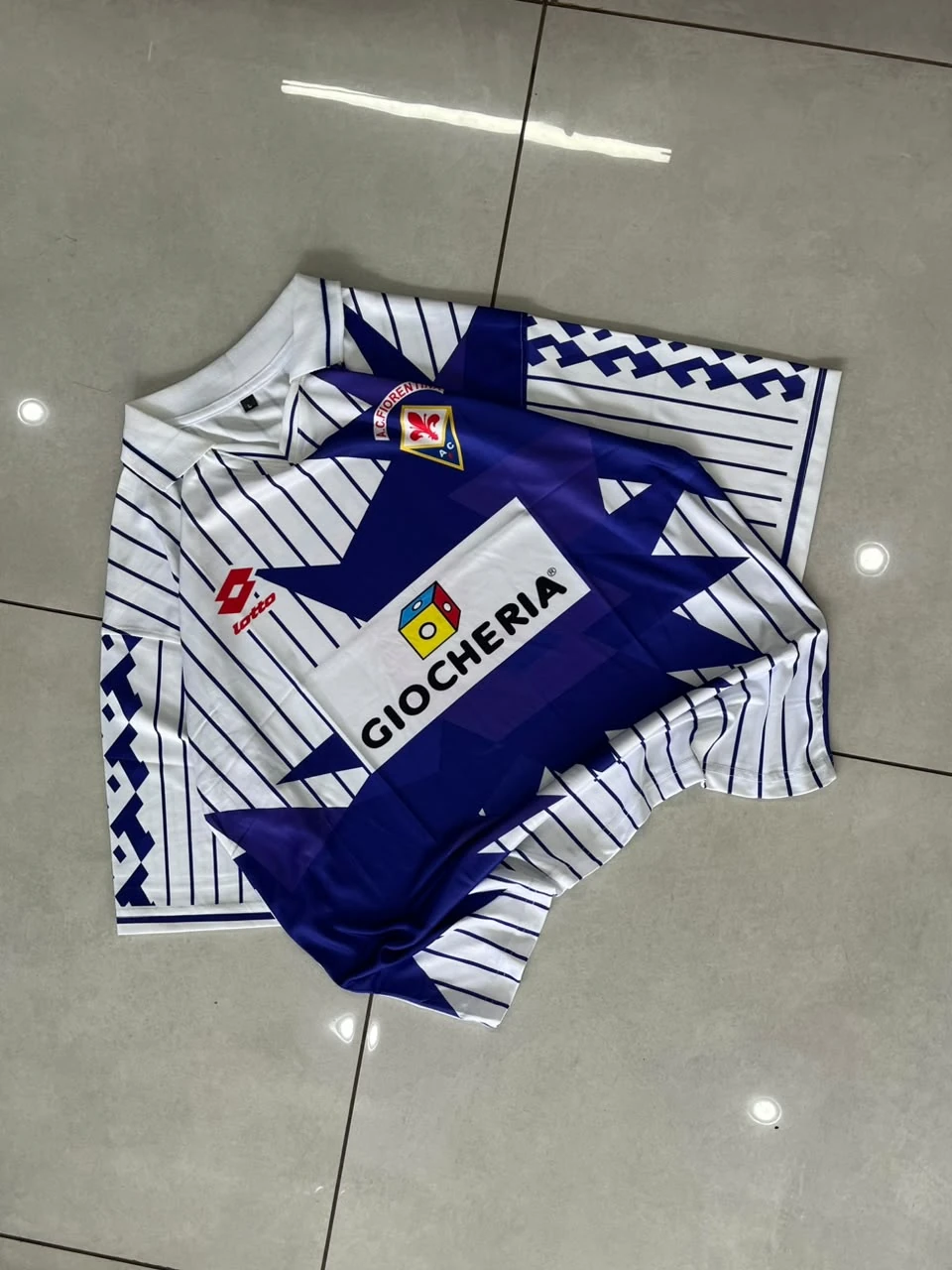 Retro - Fiorentina 1998-99 Home (Giocheria) - Batistuta #9 - View 1