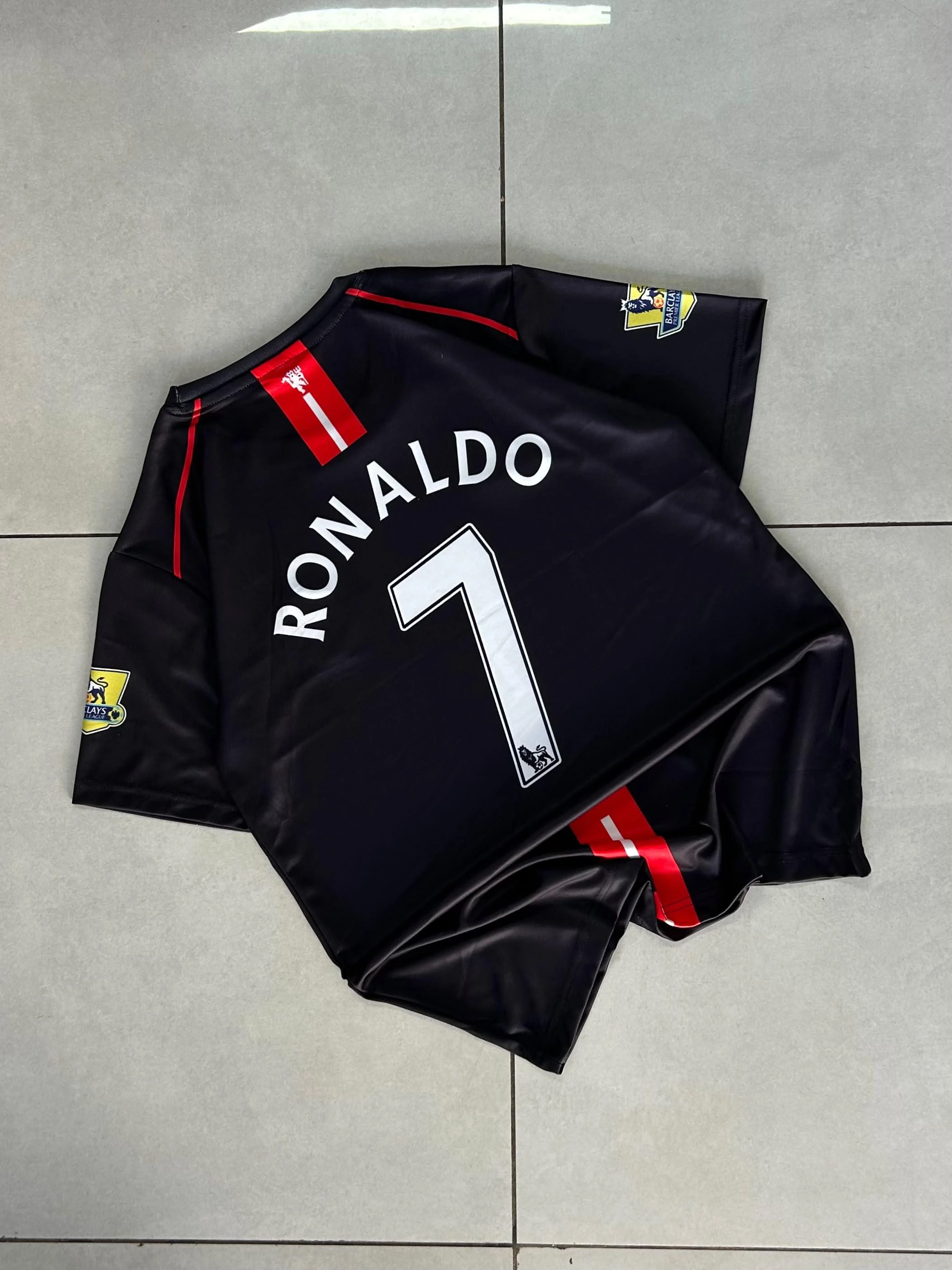 Retro - Manchester United 2007-08 Away (Black AIG) - Ronaldo #7 (Edition 2) preview 2