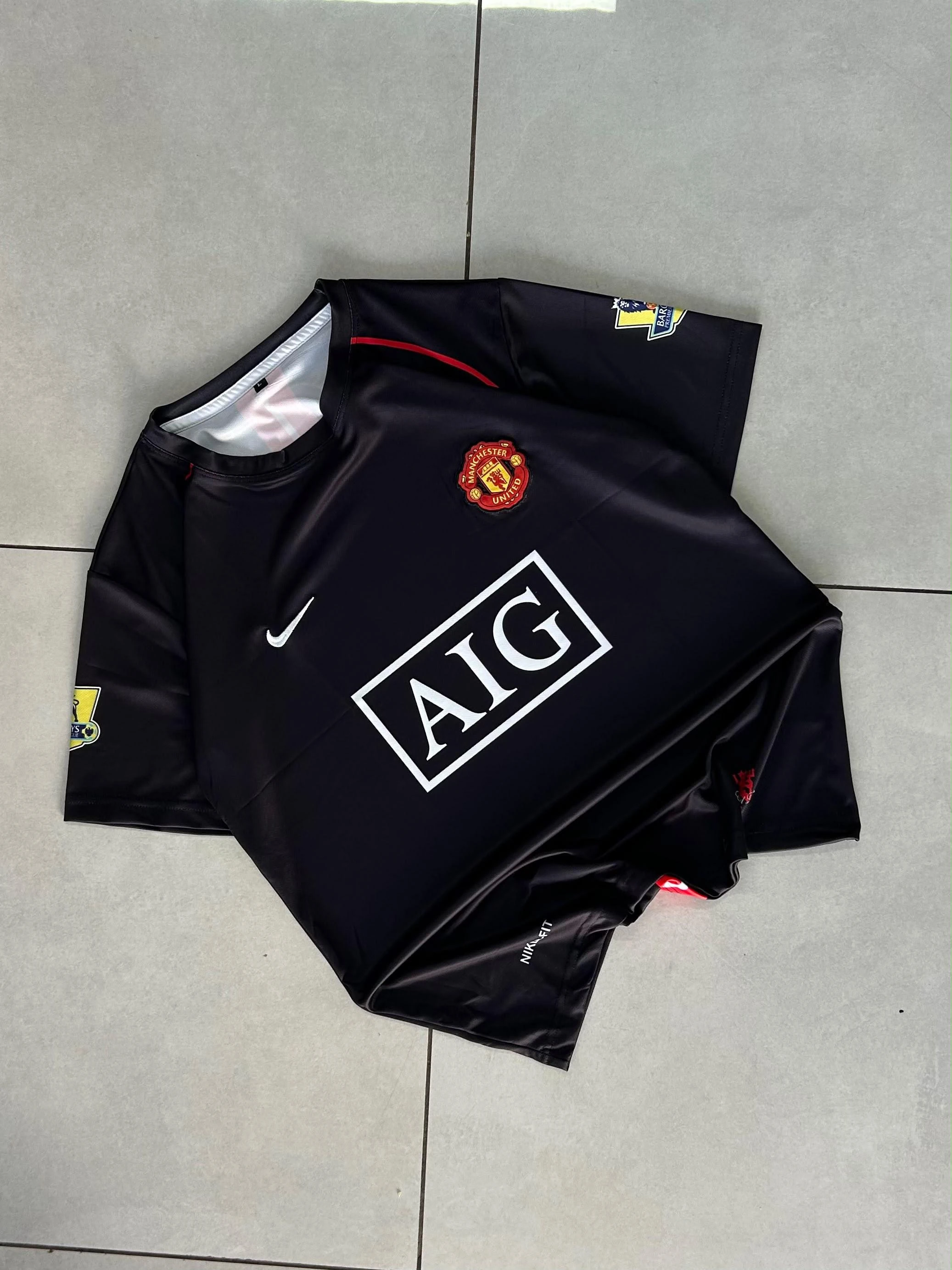 Retro - Manchester United 2007-08 Away (Black AIG) - Ronaldo #7 (Edition 2) - View 1