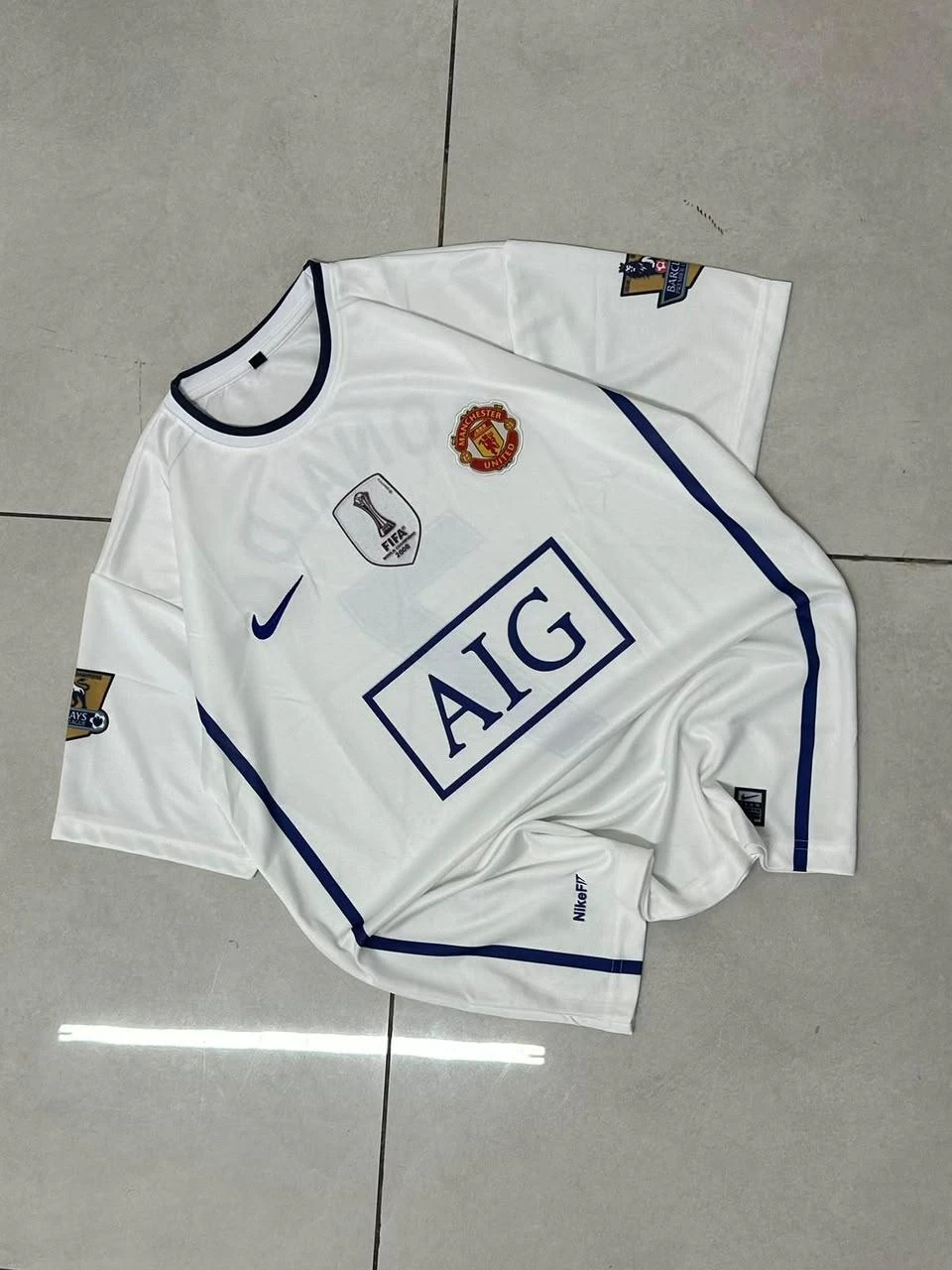 Retro - Manchester United 2007-08 Away (White AIG) - Ronaldo #7 - View 1
