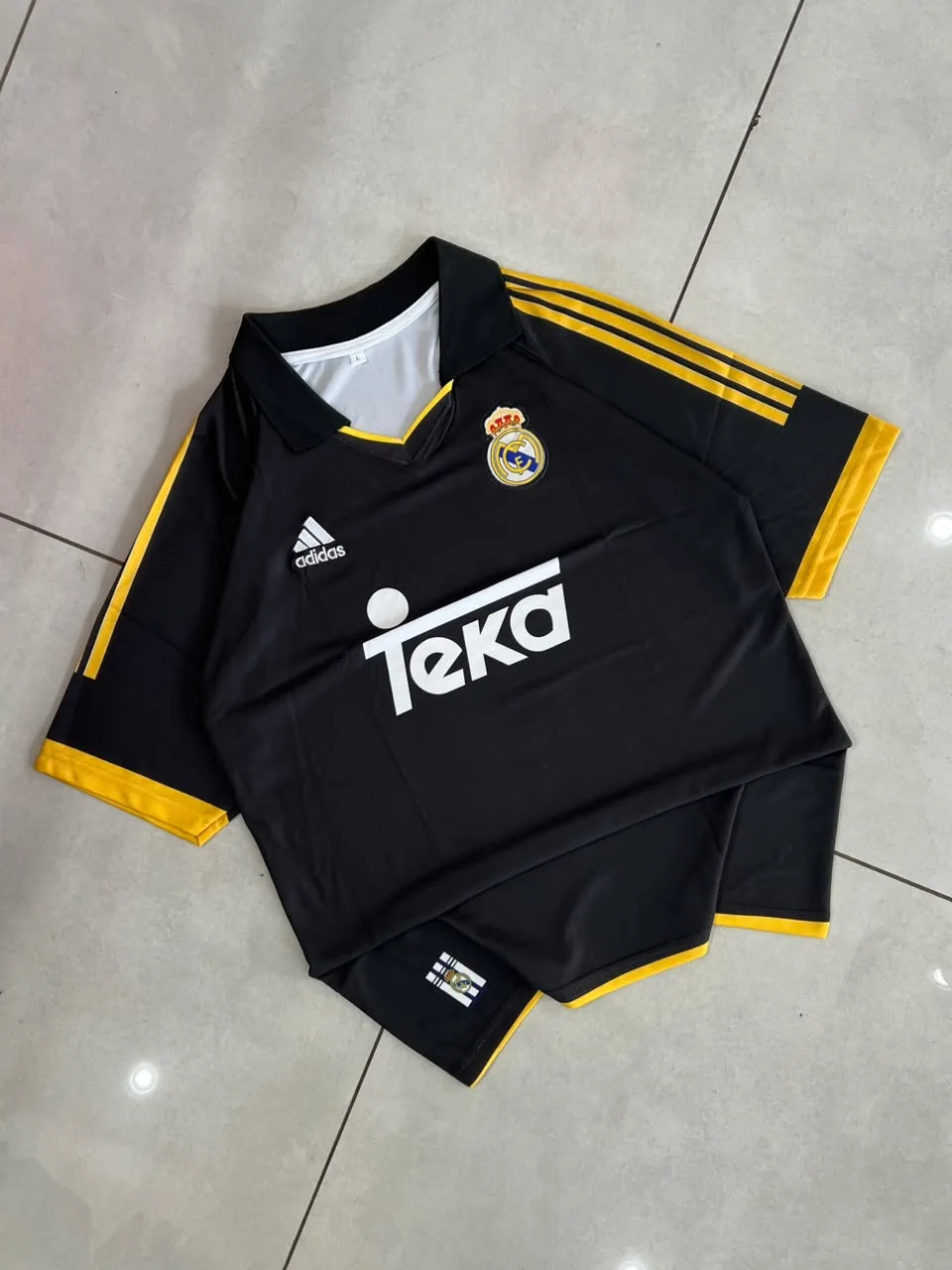 Retro - Real Madrid 1999-2000 Away (Teka) - R. Carlos #3 - View 1