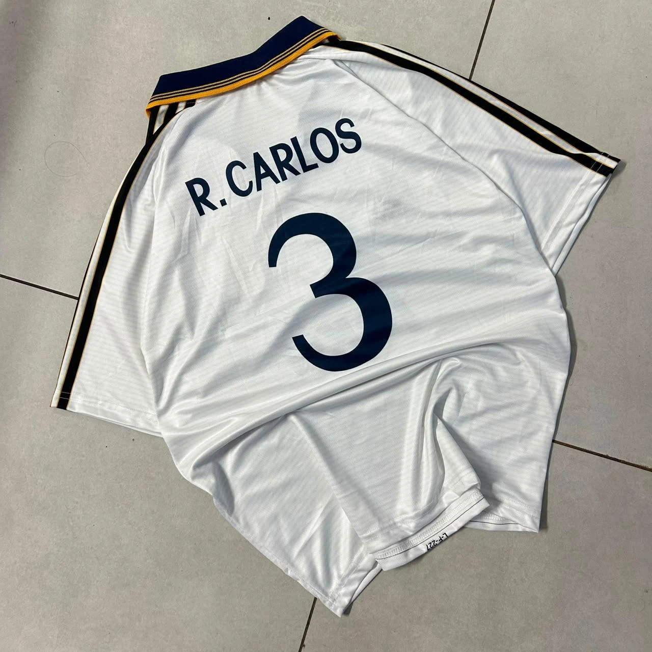 Retro - Real Madrid 1999-2000 Home (White Teka Gold Trim) - R. Carlos #3 preview 2