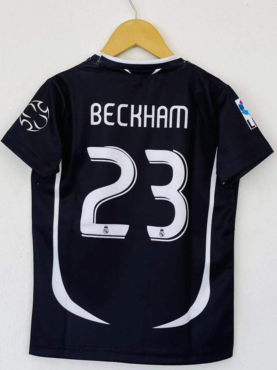 Retro - Real Madrid 2006-07 Away (Black BenQ Siemens) - Beckham #23 preview 2