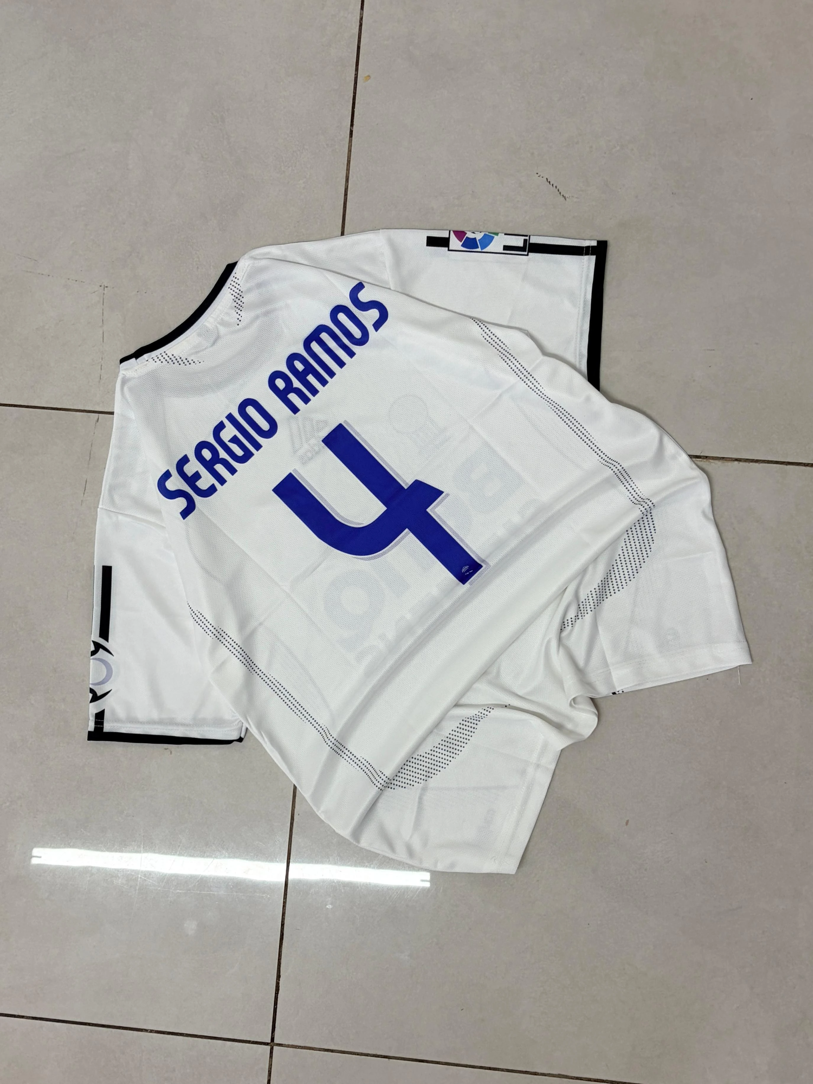 Retro - Real Madrid 2006-07 Home (White BenQ Siemens) - Sergio Ramos #4 preview 2