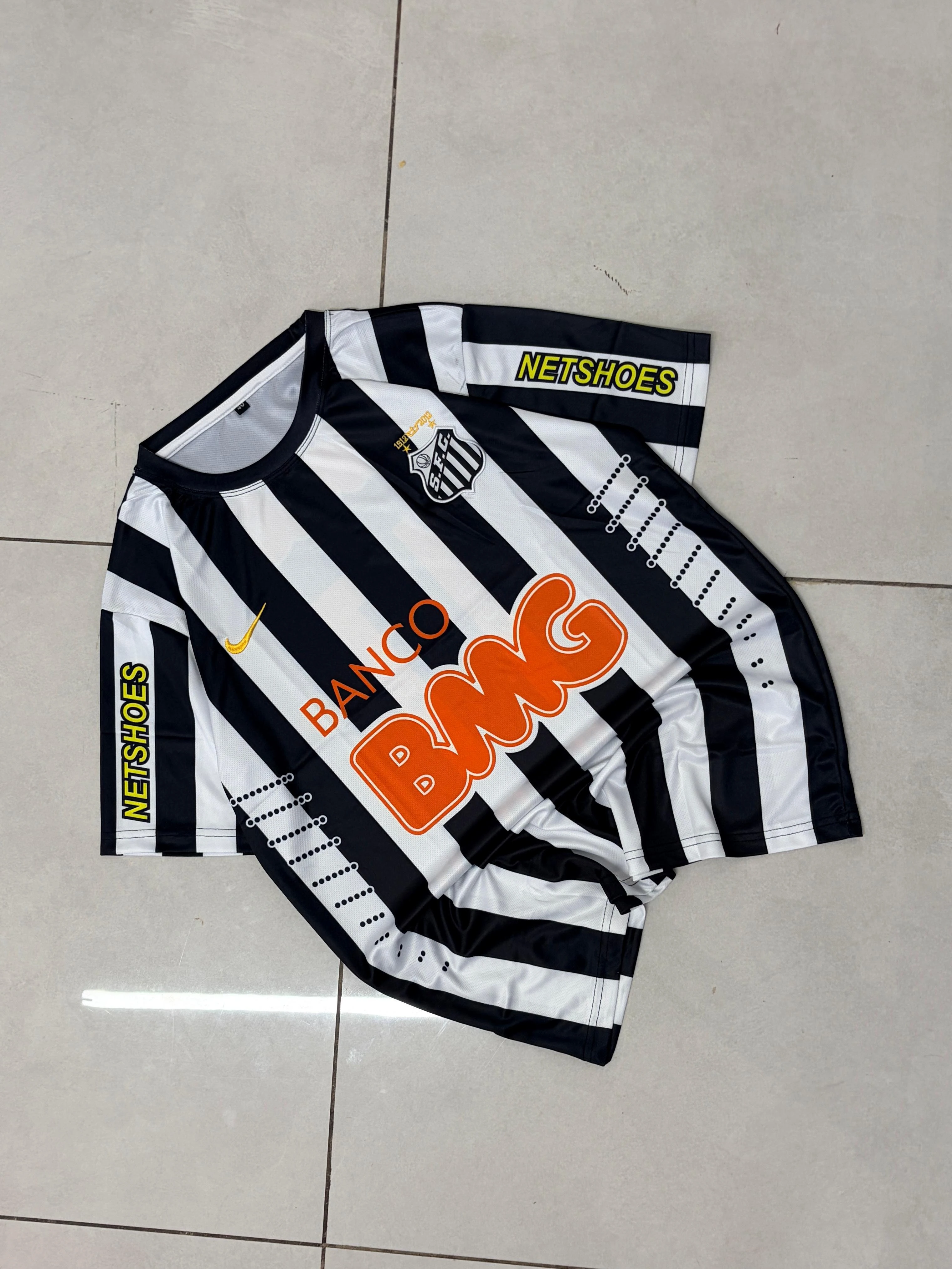 Retro - Santos 2011-12 Away (Stripes) - Neymar Jr #11 - View 1