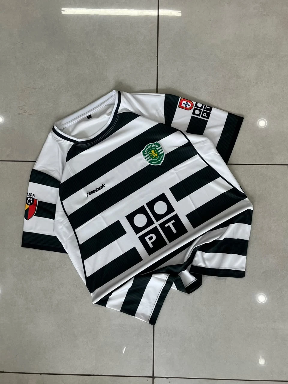 Retro - Sporting CP 2002-03 Home - C. Ronaldo #28 - View 1