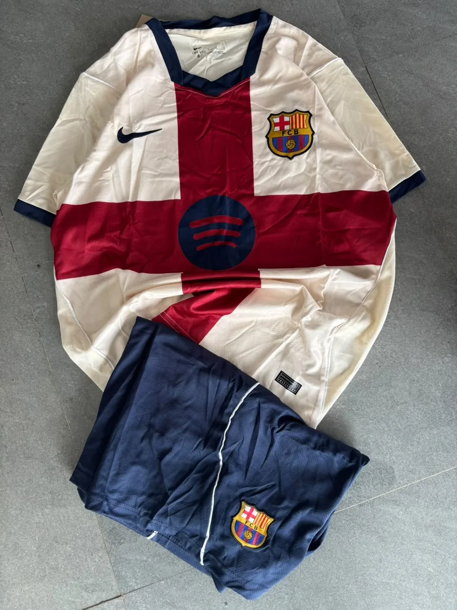 FC Barcelona 26/27 Third Cross Full Kit Set (Jersey + Shorts) - View 1