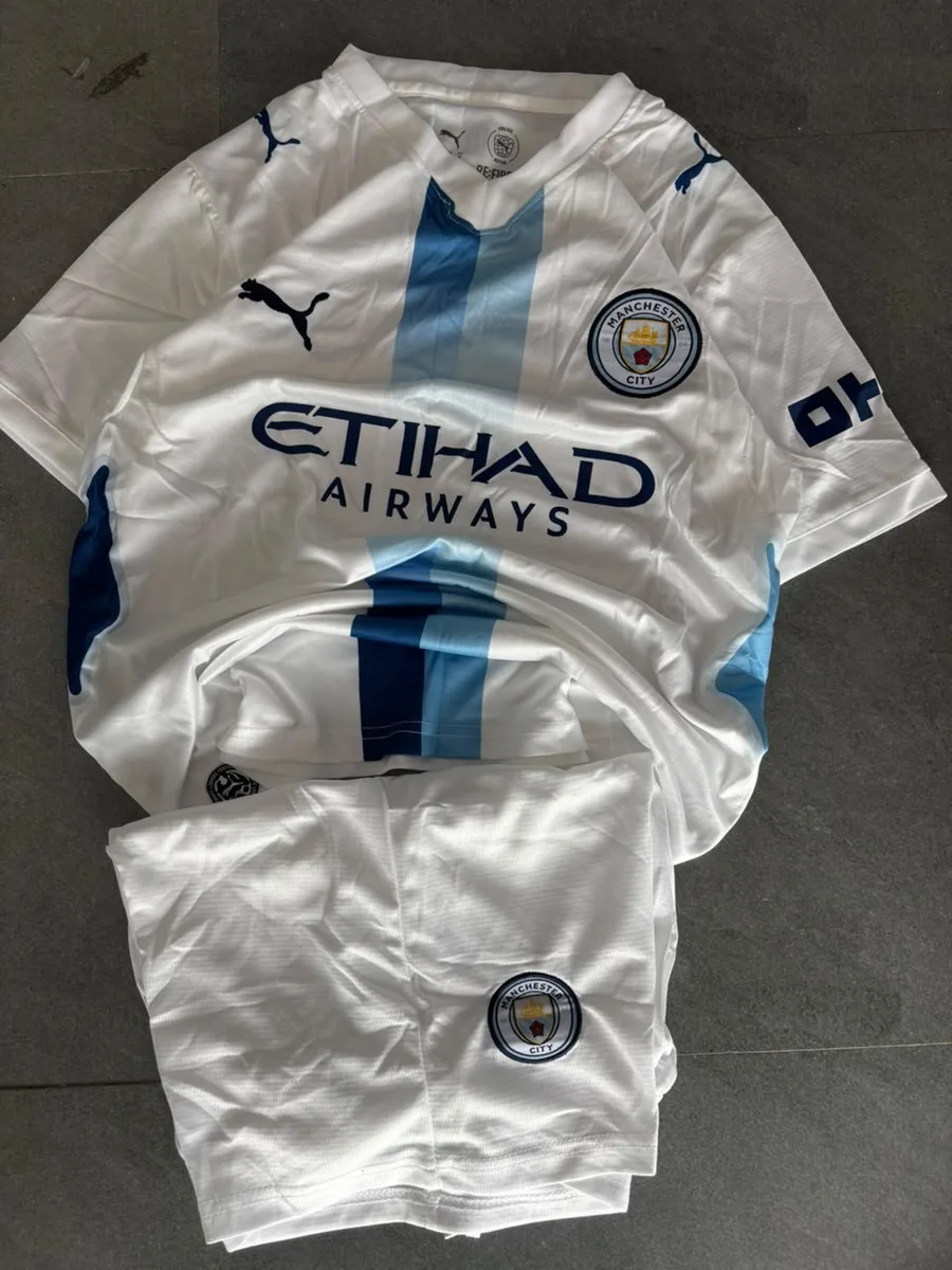 Manchester City 26/27 Away Full Kit Set (Jersey + Shorts) - View 1