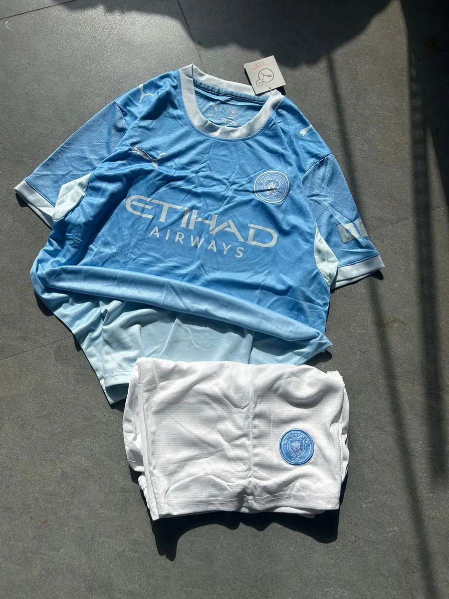 Manchester City 26/27 Home Full Kit Set (Jersey + Shorts) - View 1