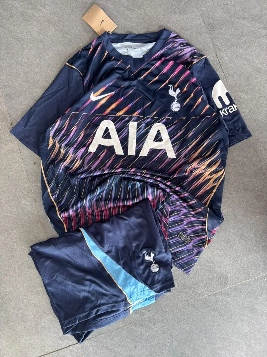 Tottenham Hotspur 26/27 Away Full Kit Set (Jersey + Shorts) - View 1