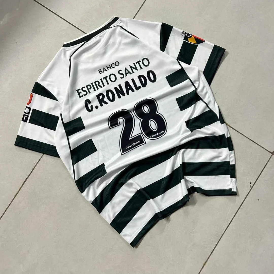 Sporting CP 2002/03 Home Retro - C. Ronaldo #28 preview 2